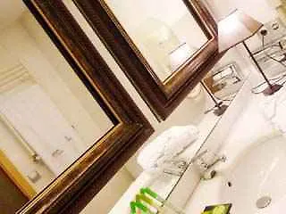 & Co. J. Botanico Boutique 3*