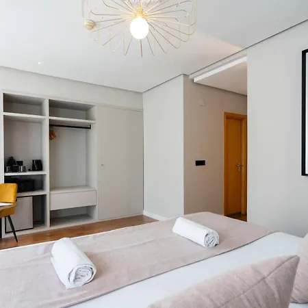 & Co. J. Botanico Boutique Otel