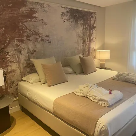 & Co. J. Botanico Boutique Otel
