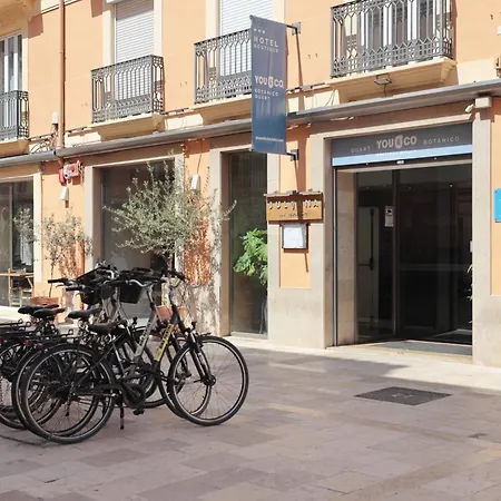 & Co. J. Botanico Boutique فندق 3*