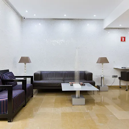& Co. J. Botanico Boutique Otel